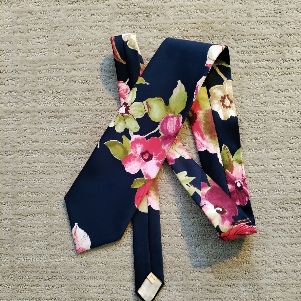 Count Christopher tie for men.